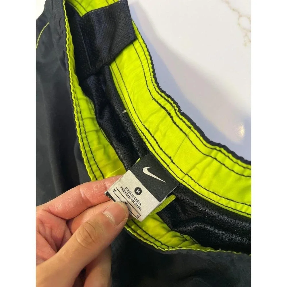 Nike Swim Trunks Mens Medium Black Neon Green Cargo Board Shorts